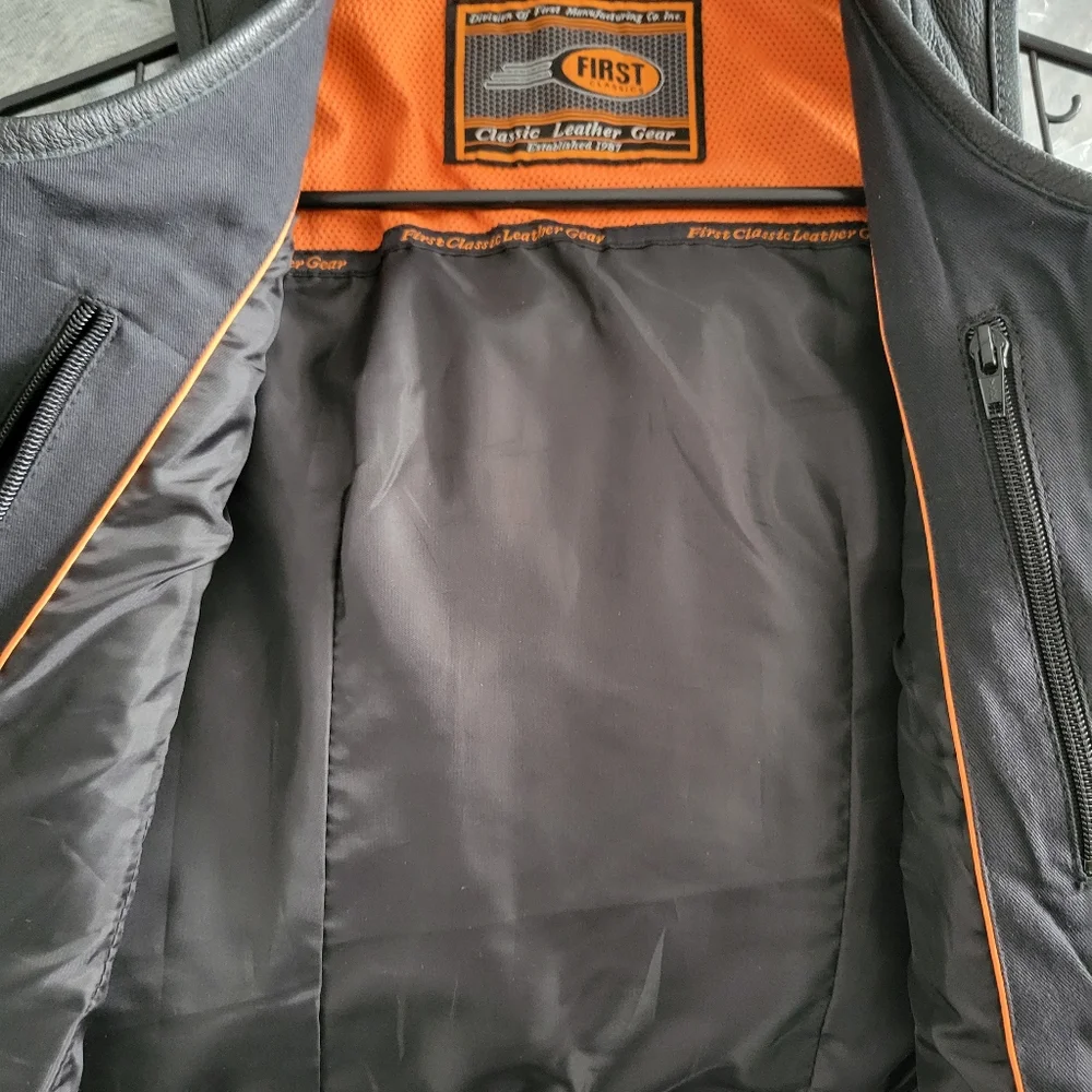 First Classic Women's Black Leather Vest Small - Picture 7 of 10